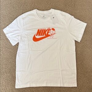 NIKE TEE — BRAND NEW